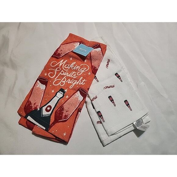 Holiday Cheer Kitchen Towels Making Spirits Bright Wine Bottles Set of 2 - Picture 1 of 7